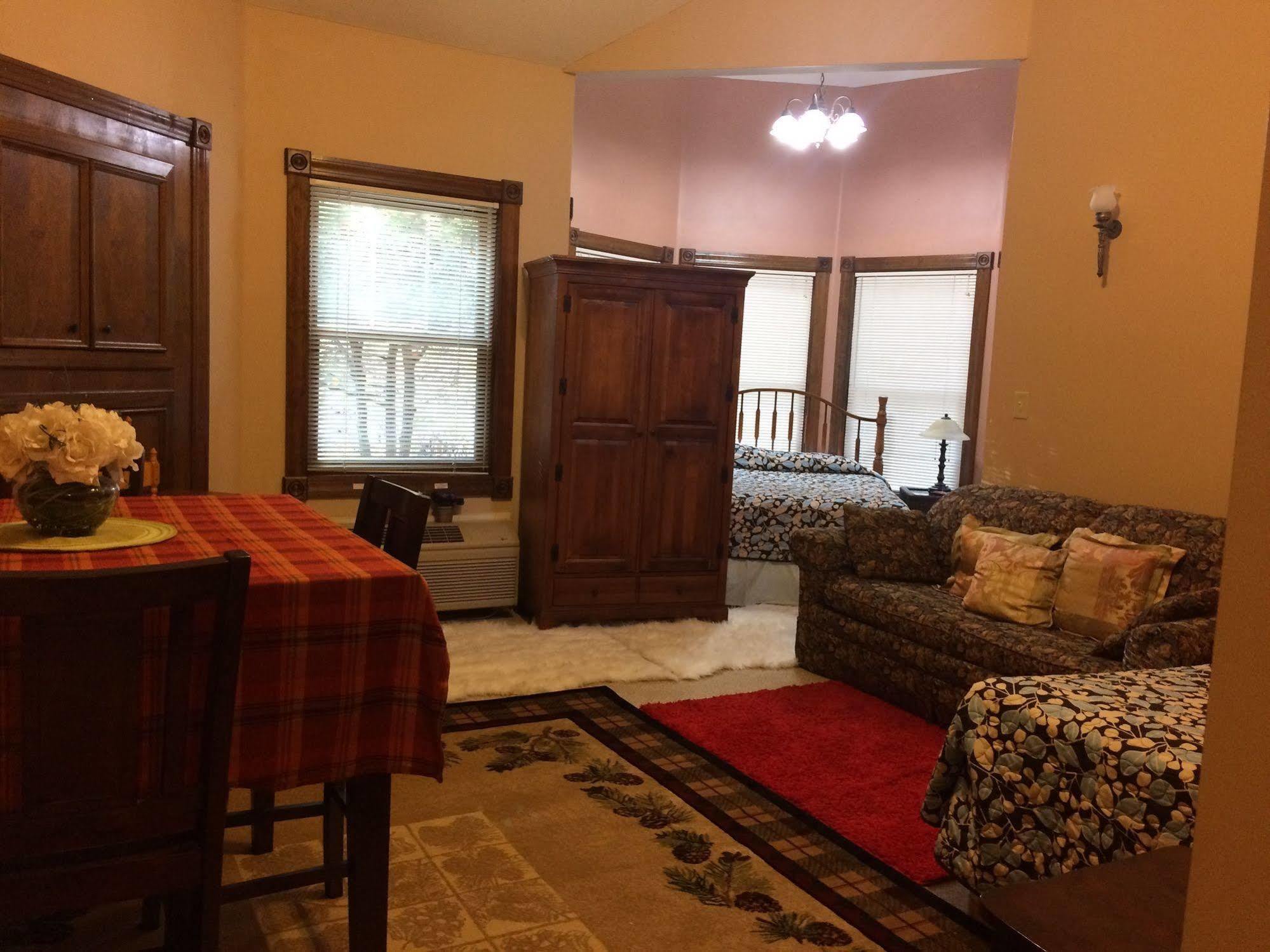 Spruce Hill Inn & Cottages Mansfield Esterno foto